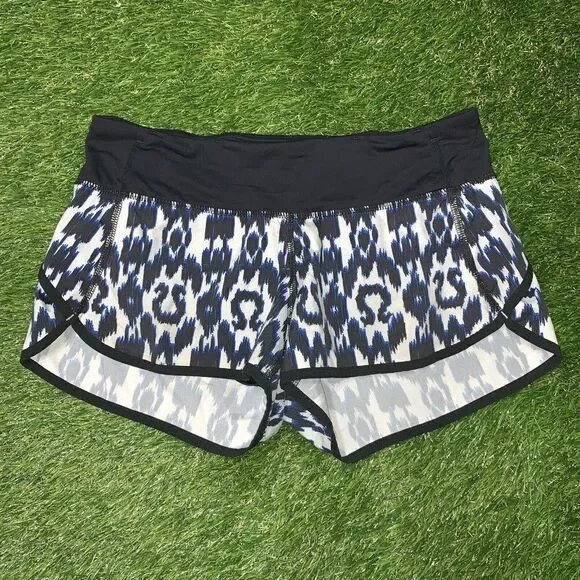 Lululemon Black Blue White Ikat 2.5” Inseam Print Run Speed Shorts Size 4 *Flaws - Picture 2 of 9